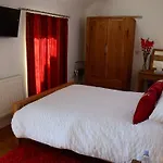 Folly Hall Farm Bed & Breakfast 4*