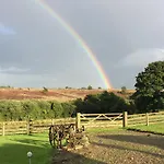 Folly Hall Farm Bed & Breakfast 4*