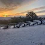 Folly Hall Farm Bed & Breakfast 4*
