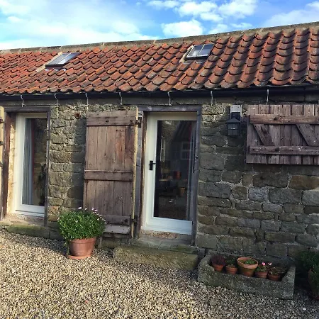 Folly Hall Farm Bed & Breakfast 4*