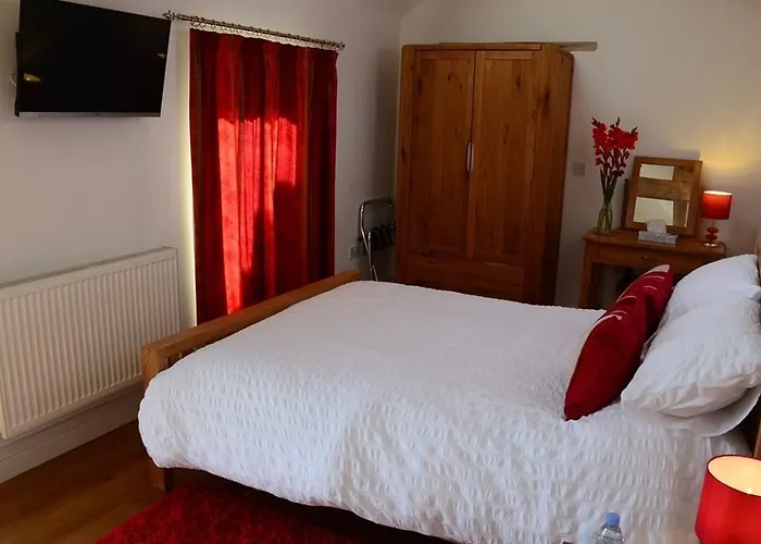 Folly Hall Farm Bed & Breakfast 3*